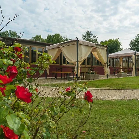 فندق Ristorante Al Donatore *