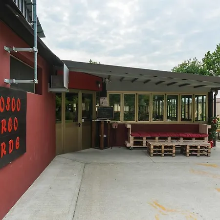 فندق Ristorante Al Donatore Teòr