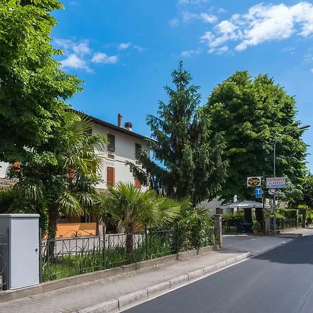 فندق Ristorante Al Donatore Teòr